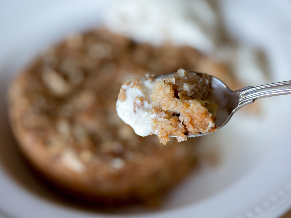 rhubarb crumble cake