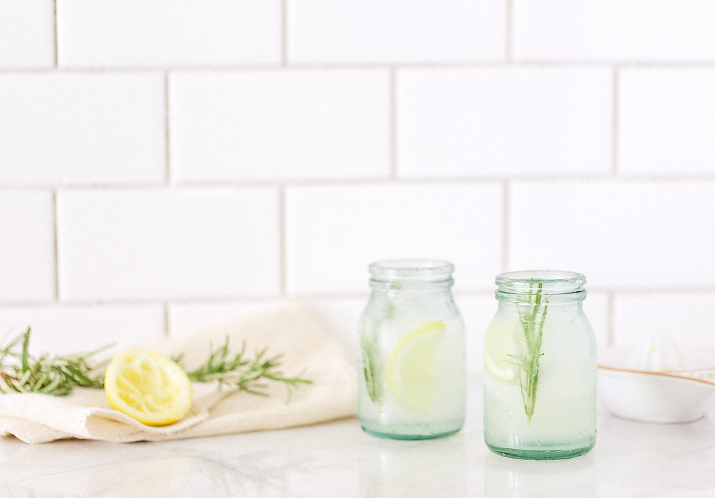 the elle in love, rosemary lemon gin cocktail, recipe, refreshing